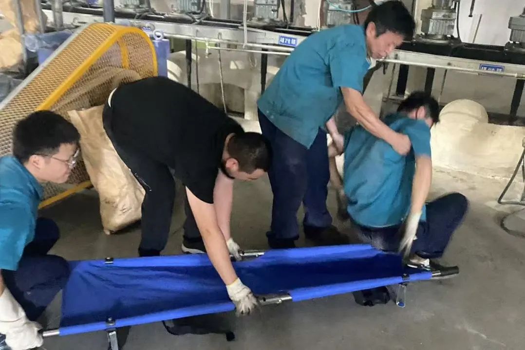 Changshu Polyester udfører nødredningsøvelse for varmestrøm forårsaget af høj temperatur